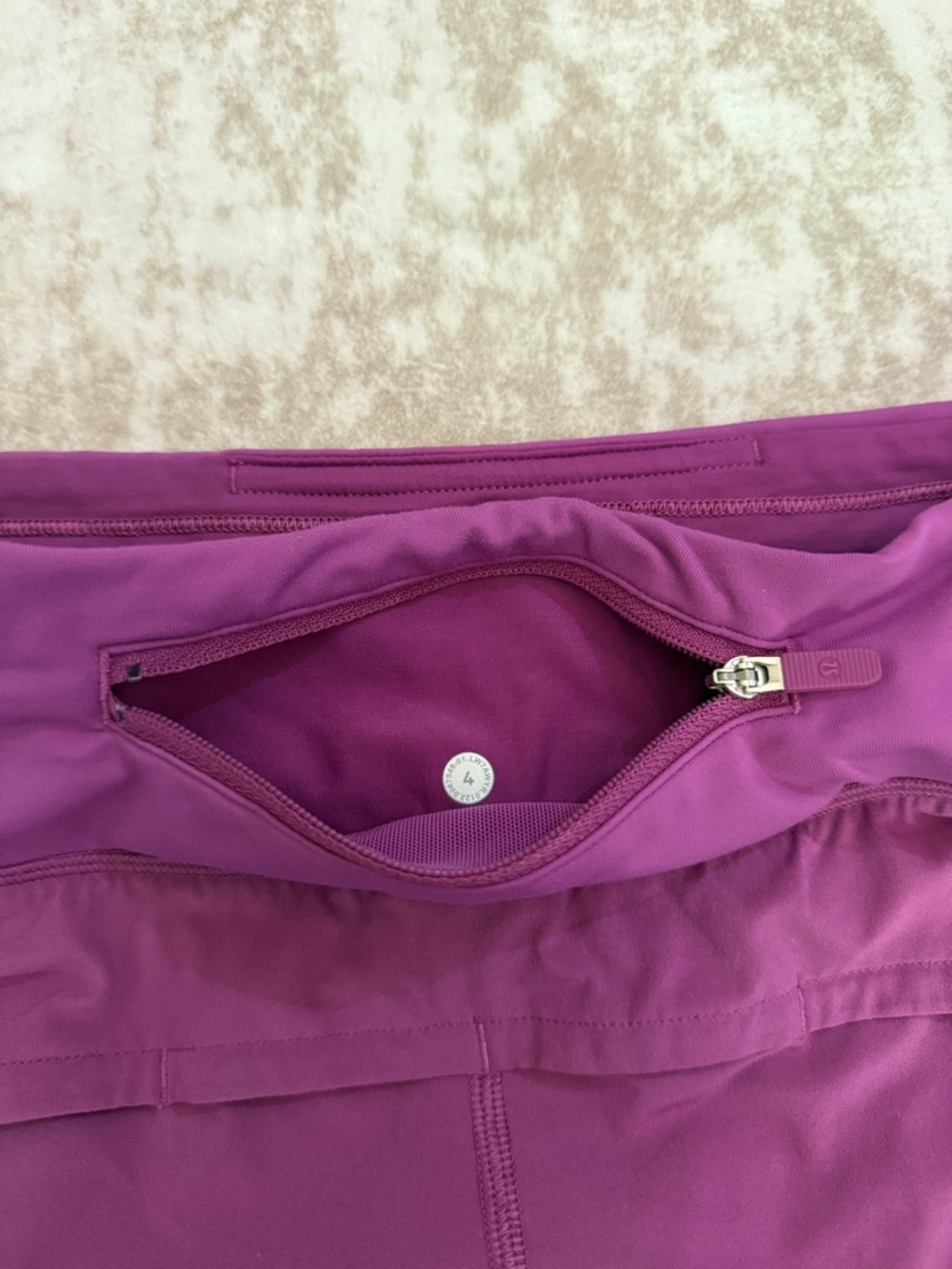 Lululemon Speed Up Shorts Low Rise 2.5” Size 4 Purple - Picture 4 of 4